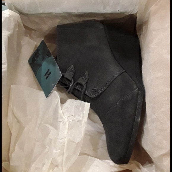 Toms Kala suede bootie. - Picture 2 of 6